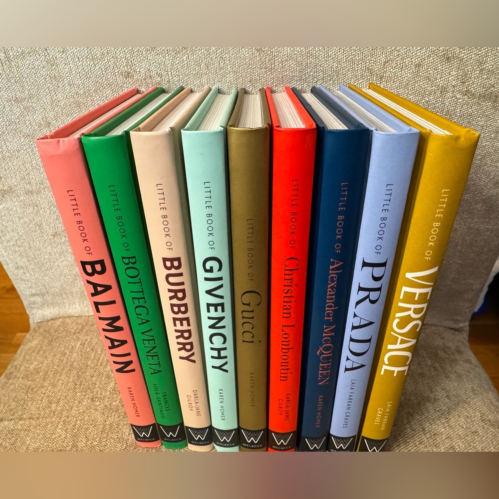 THE LITTLE BOOK OF…..Luxury Books.  Price is for 1 Book.   Choose Design…